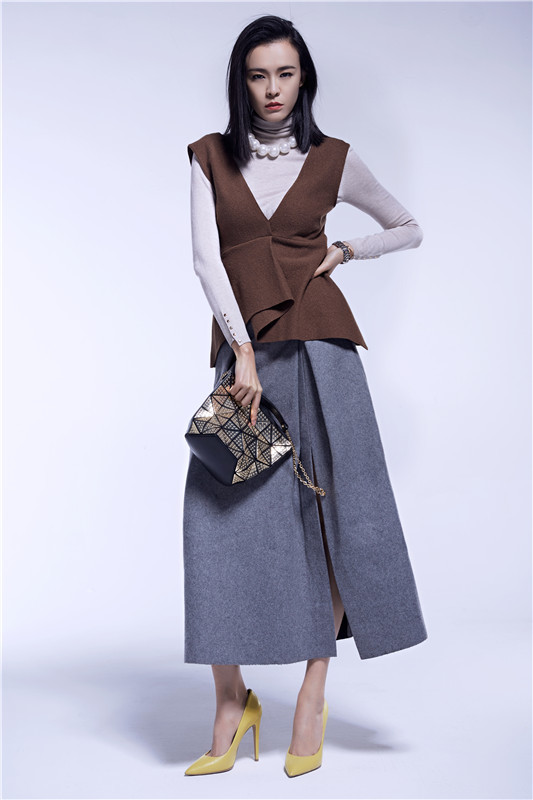 李艾最新時(shí)尚照片，時(shí)代先鋒的印記風(fēng)采