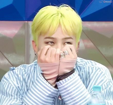 耐克最新海報(bào)引領(lǐng)運(yùn)動(dòng)風(fēng)尚，激發(fā)無(wú)限潛能，展示時(shí)尚力量