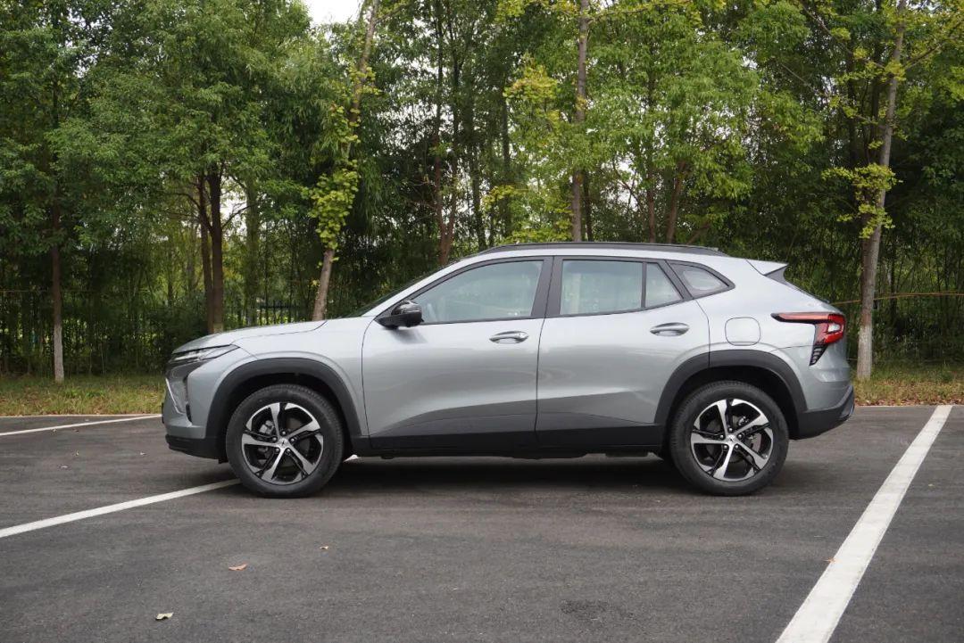 雪弗萊最新款，開啟一段溫馨的駕駛之旅