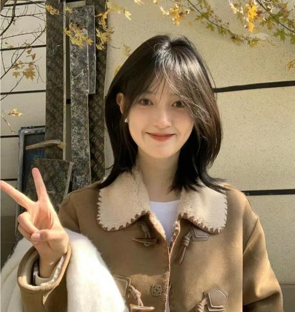 科技與時(shí)尚融合，2024年最新流行發(fā)型展望