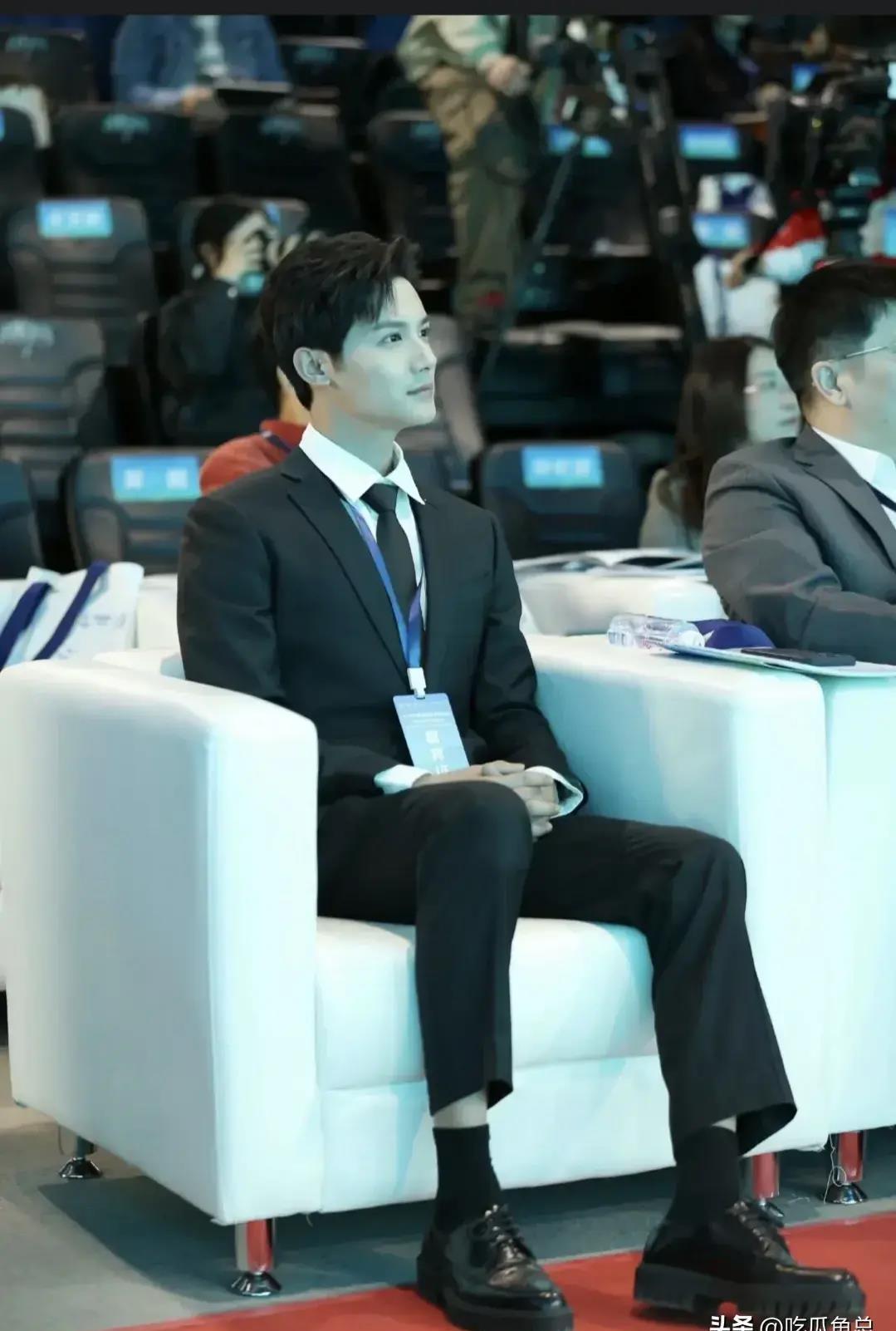 運(yùn)動(dòng)場館燈具 第240頁