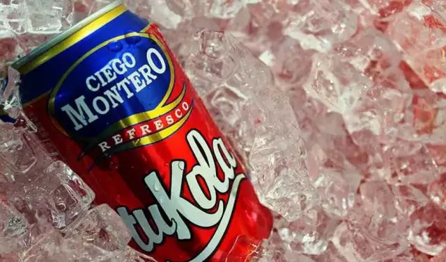 科技浪潮中的暢飲狂歡，最新可樂廣告引領新時代之味