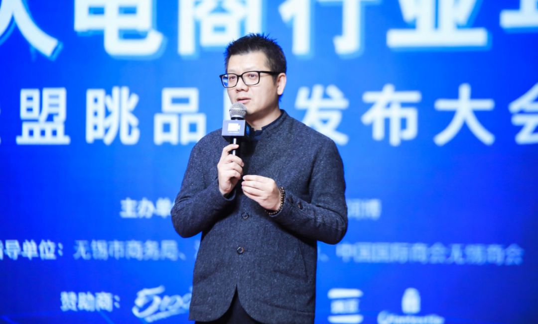 方凱雷最新,方凱雷最新動態(tài)，探索科技前沿，引領行業(yè)創(chuàng)新