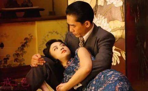 飲食男女演員，舞臺(tái)到人生的蛻變與自信的魔力