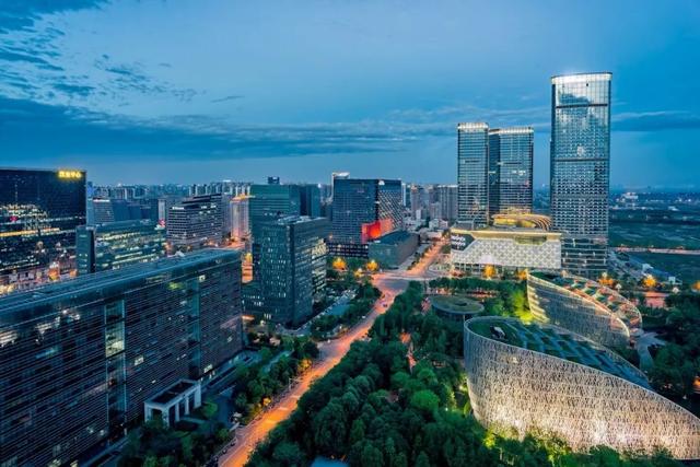 天府新區(qū)視高新項目，家的溫馨與友情的綻放地