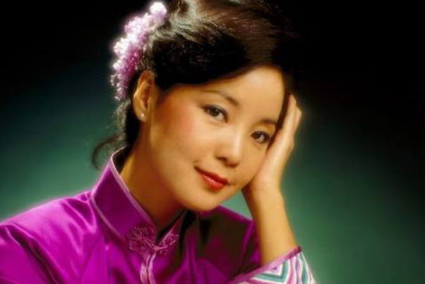 娛樂圈明星與自然的永恒擁抱，逝去的星光，在自然中閃耀