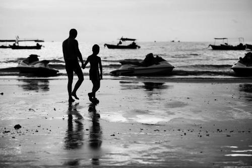 最新春秋旅行社旅游報價揭秘，小巷中的隱藏寶藏，啟程未知旅行魅力探索之旅