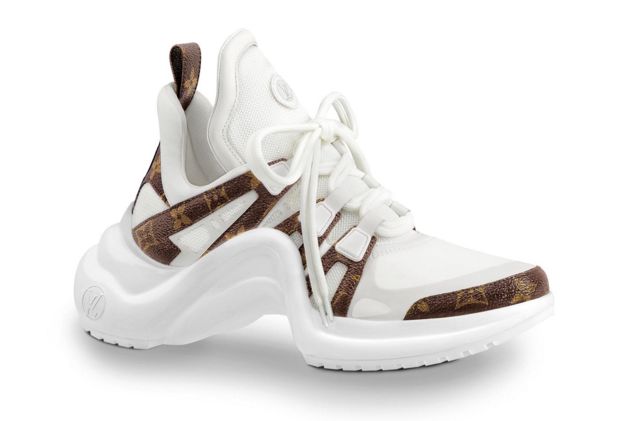 最新款LV女鞋登場，時尚巔峰之作閃耀亮相