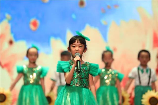 尹小艷演繹的云南山歌新篇章，自信與成就的力量展現(xiàn)學(xué)習(xí)變遷之路