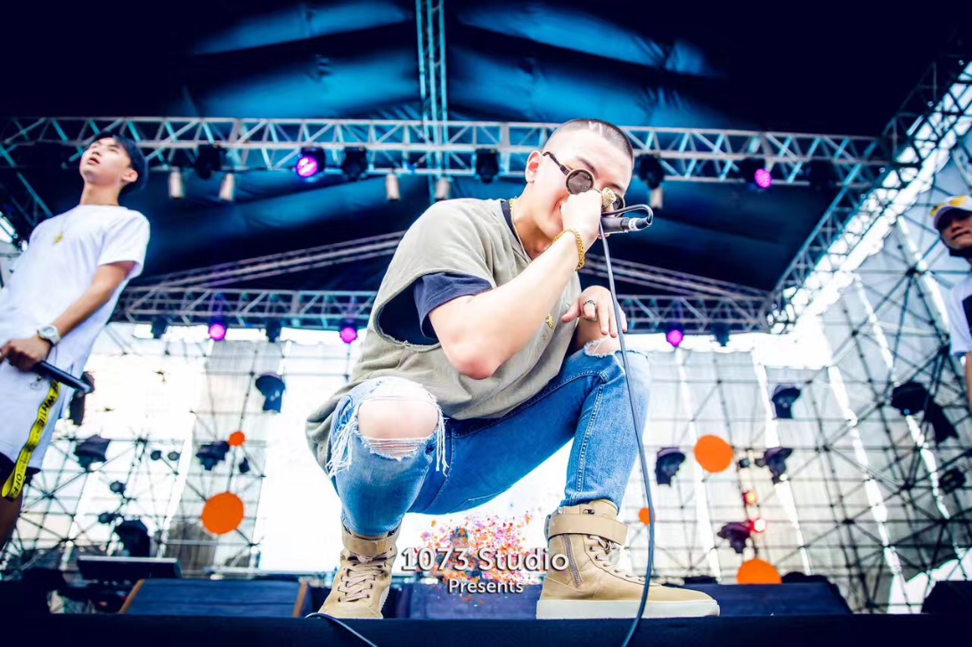 品冠新歌發(fā)布，自信成就夢(mèng)想，正能量點(diǎn)亮人生之歌