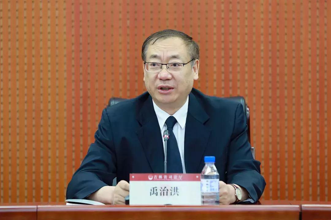 最新視頻廳，友情放映與家的溫馨時光