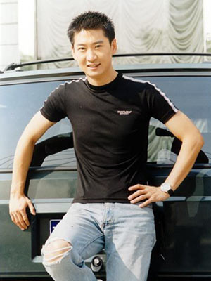 周杰最新動態(tài)，城市溫馨日常與友情之旅的足跡