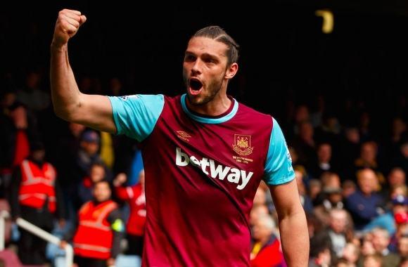 實(shí)況足球8最新轉(zhuǎn)會(huì)動(dòng)態(tài)，轉(zhuǎn)會(huì)市場(chǎng)風(fēng)云變幻揭秘