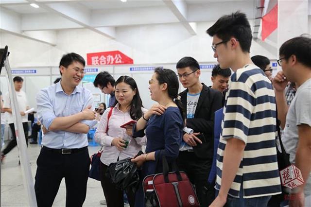 農(nóng)尚環(huán)境最新動(dòng)態(tài)及關(guān)注與學(xué)習(xí)農(nóng)環(huán)境知識(shí)與技能的步驟指南