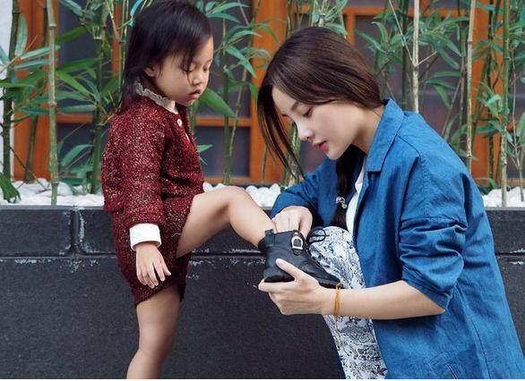 李小璐最新眼睛照片，科技魅力下的視界革新之美