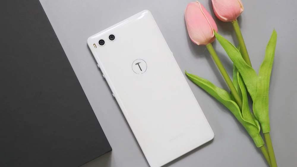 錘子最新旗艦，科技與情感的完美交融