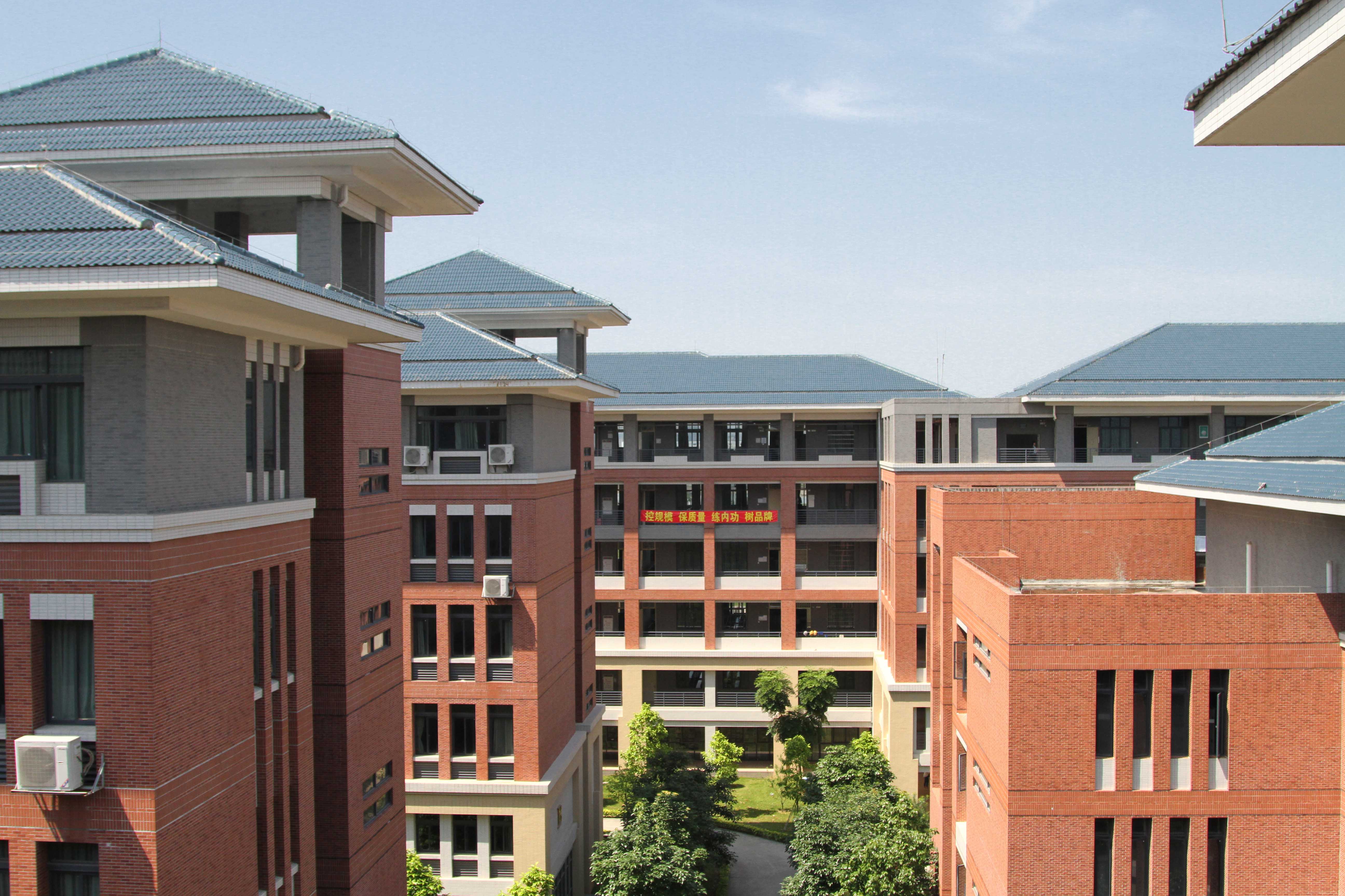 最新華學(xué)院，小巷特色小店的獨特魅力