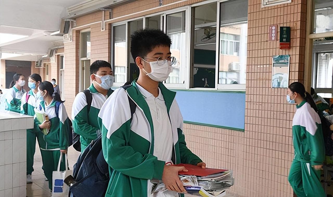 最新暴雨通知，科技智能守護安全，生活無憂預(yù)警通知