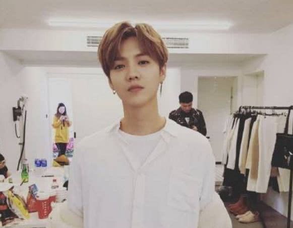 鹿晗2025最新照片，自然之旅的心靈觸摸