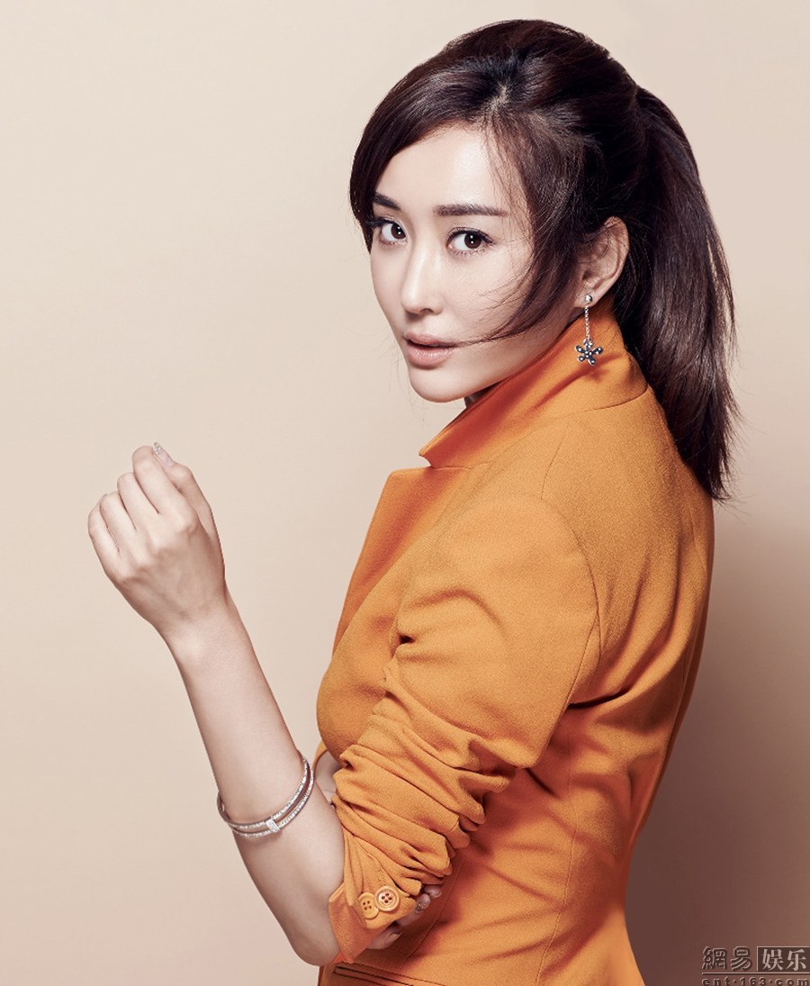 麥秀彩兒引領(lǐng)最新時(shí)尚潮流，成為新領(lǐng)軍者